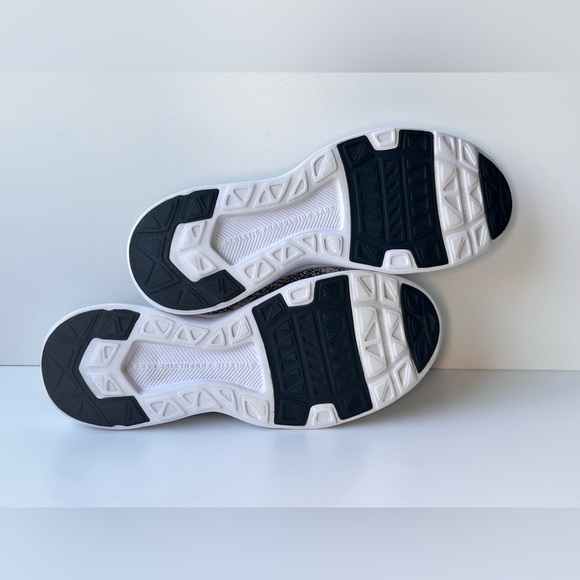 APL Techloom Tracer Sneaker Size 8.5 Running Shoe Anthracite slip-on EUC - Picture 7 of 8